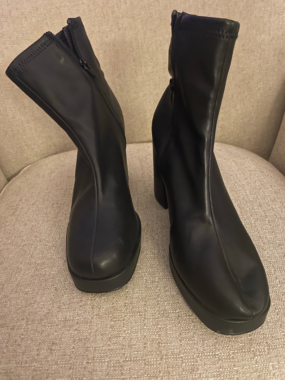 Anne Klein, City Block New Ankle Boot in Black, S86